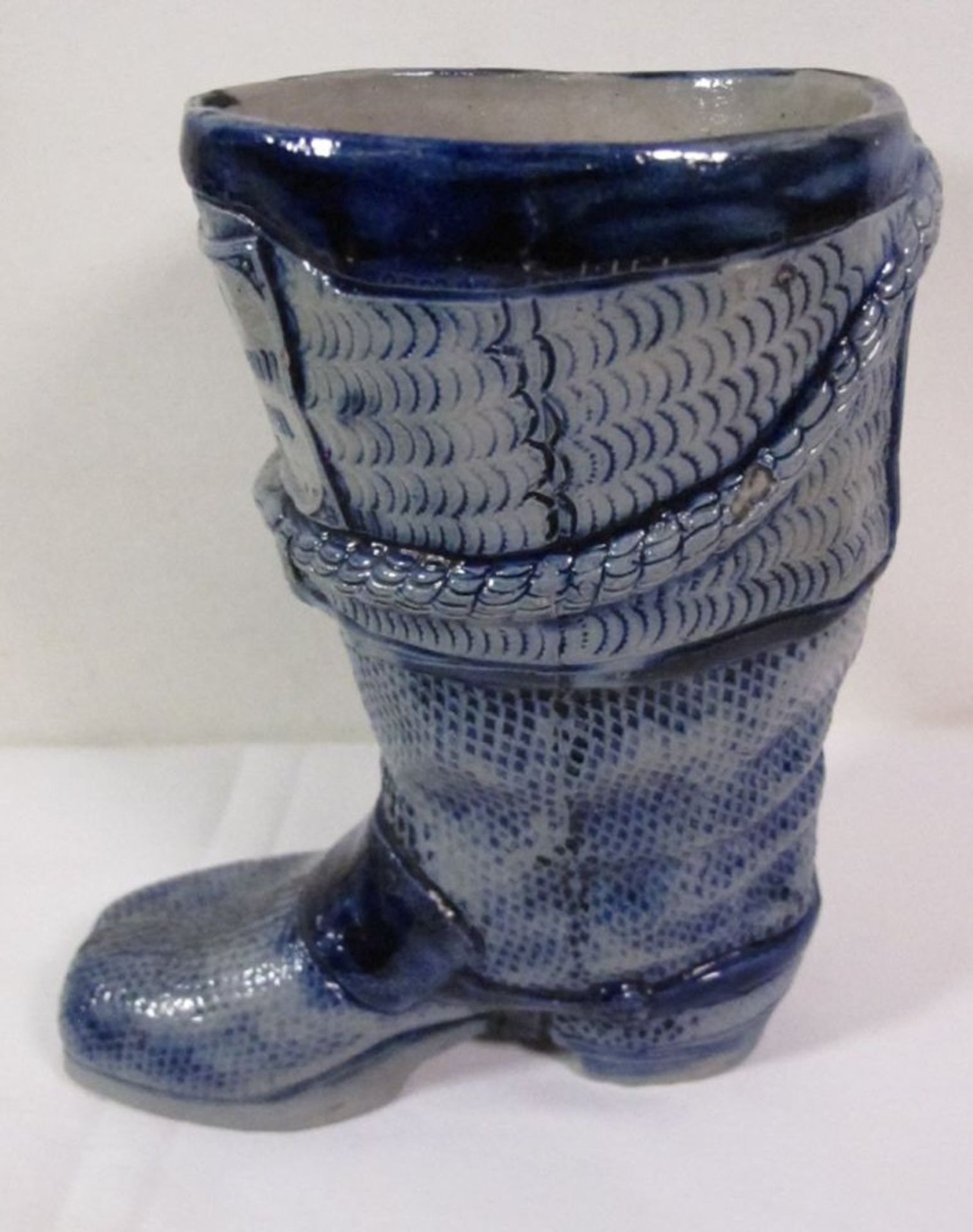 Trinkstiefel, ungemarkt, älter, Salzgalsur, 2x Altrisse, H-21cm. - Bild 4 aus 7