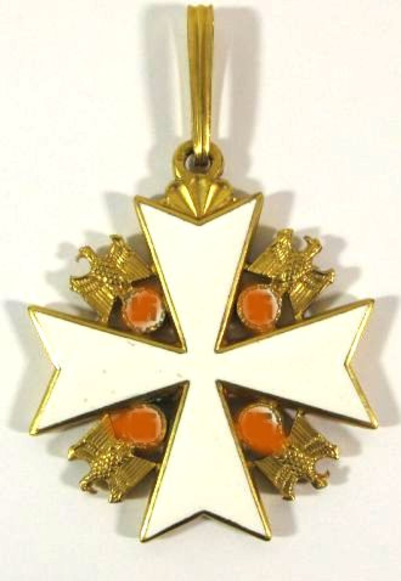 Das Verdienstkreuz des Ordens vom Deutschen Adler (3. Stufe), an Ring 800 gestempelt, wohl 3. Reich,