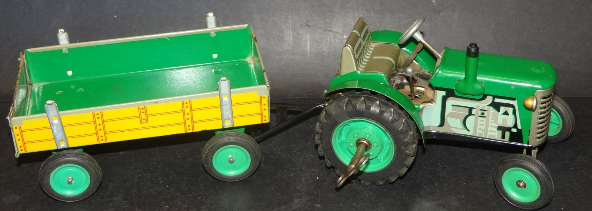 Blechtraktor "Zetor" mit Anhänger, 2 Anwendungen, L-Traktor 15 cm, guter Zustand, Schlüsselwerk lä - Bild 2 aus 6