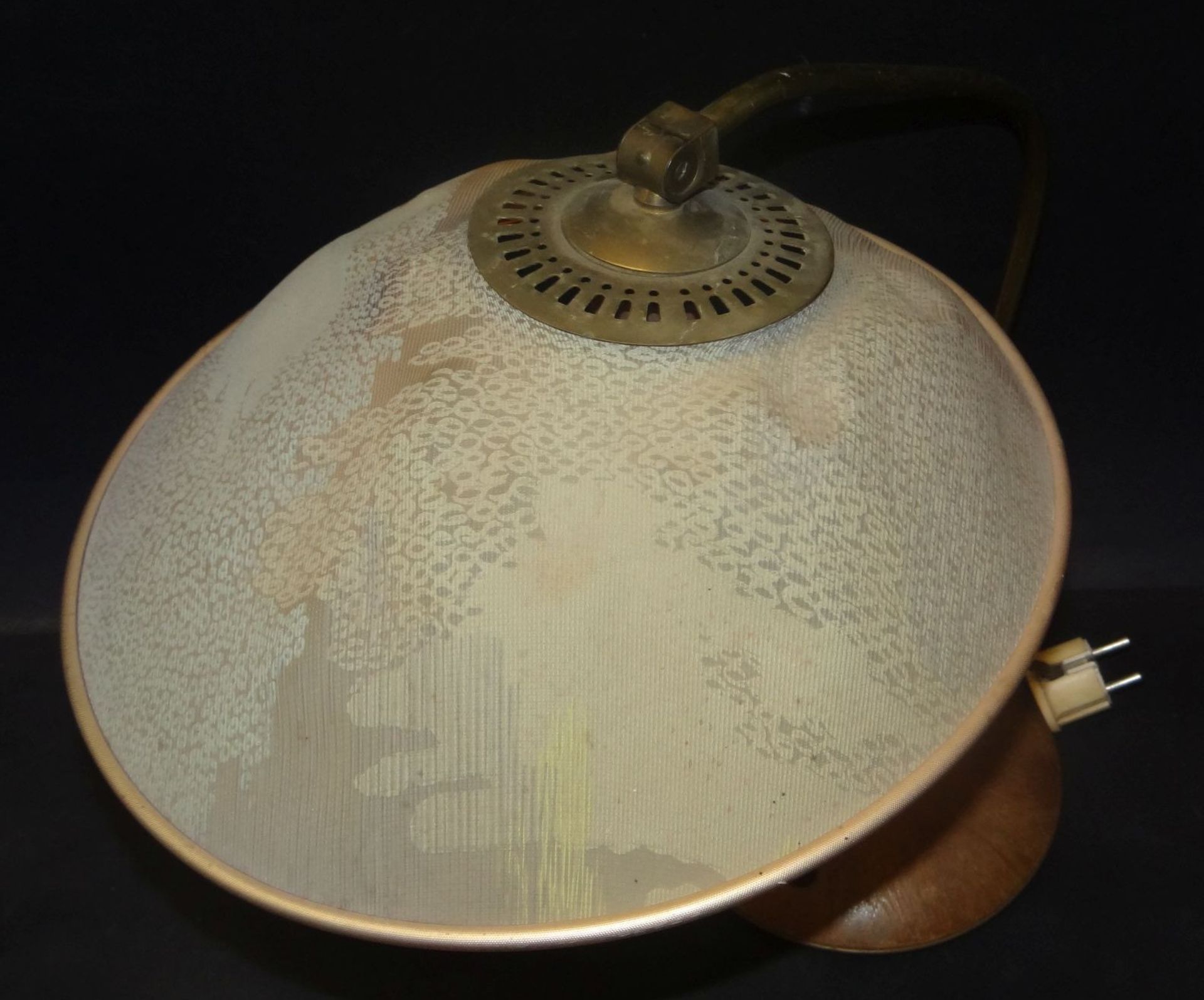 Tischlampe, 50-er Jahre, Holz/Messing, Kunststoffschirm, H-40 cm, - Bild 2 aus 4