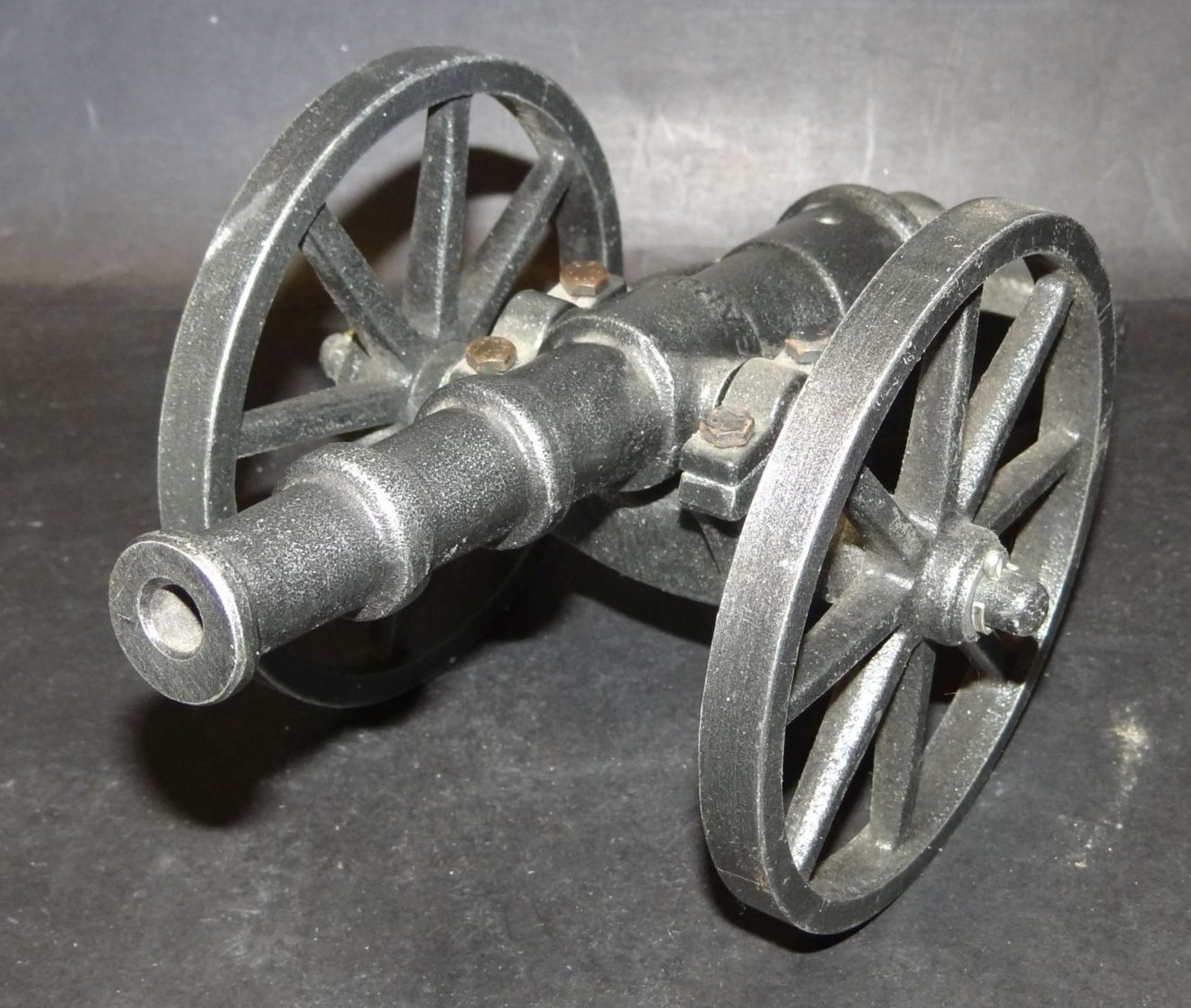 grosse Zinn- und kleine Messingkanone, H-6 und 11 cm, L-14 und 25 cm - Bild 2 aus 7