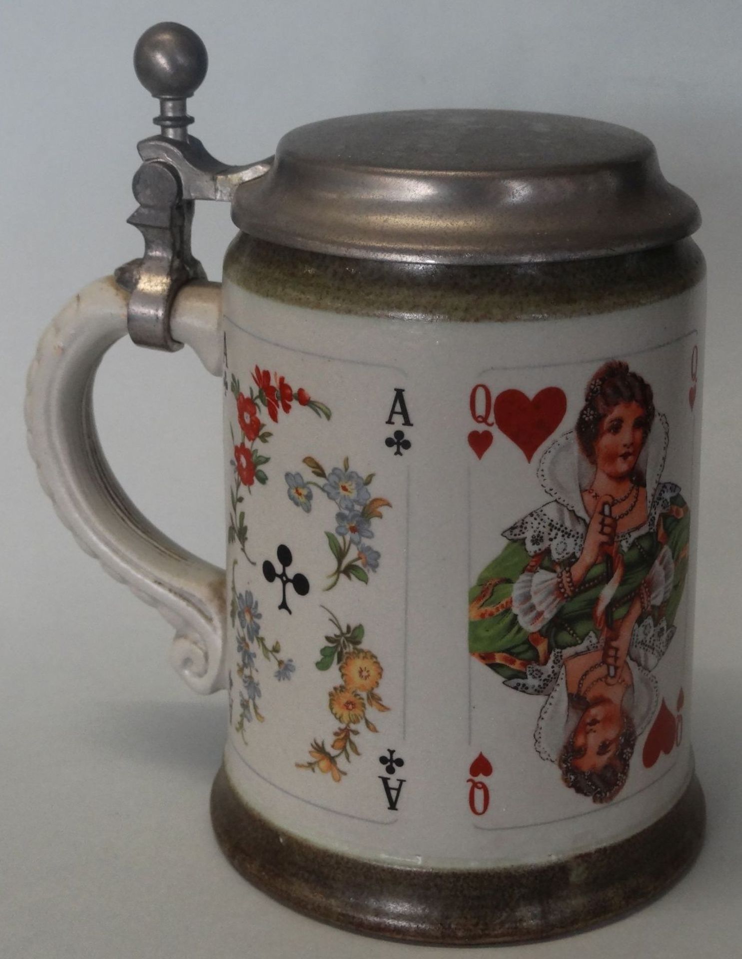 Bierkrug mit Zinndeckel, Höhr-Grenzhausen, Spielkartenmotive, H-15 c - Bild 3 aus 7