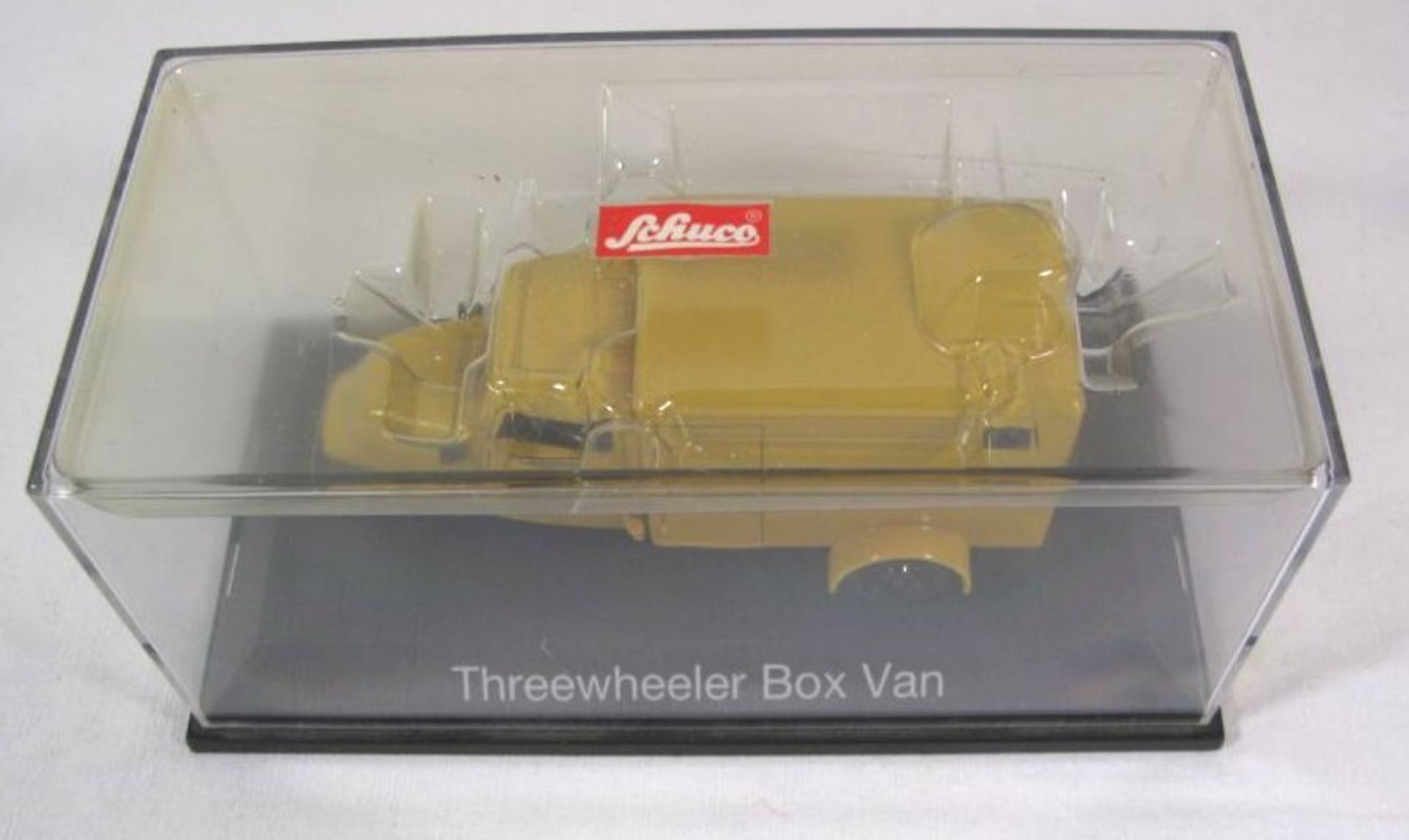 Schuco-Modell in Display "Threewheeler Box Van ", kl. Teil lose in Display. - Bild 2 aus 4