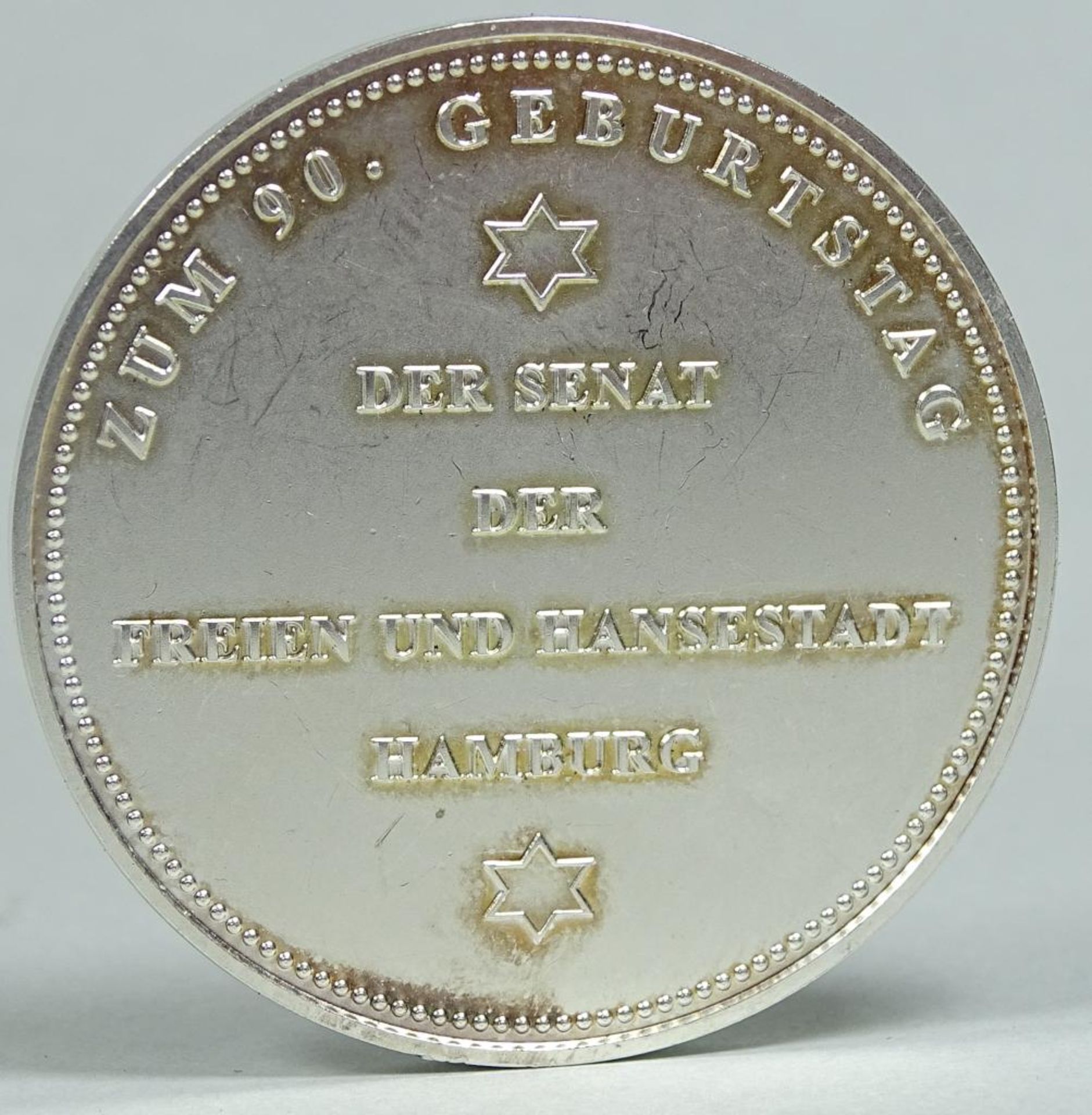 Medaille "Zum 90.Geburtstag -Der Senat der Freien und Hansestadt Hamburg",999er Silber, d-44mm, 28, - Bild 2 aus 3