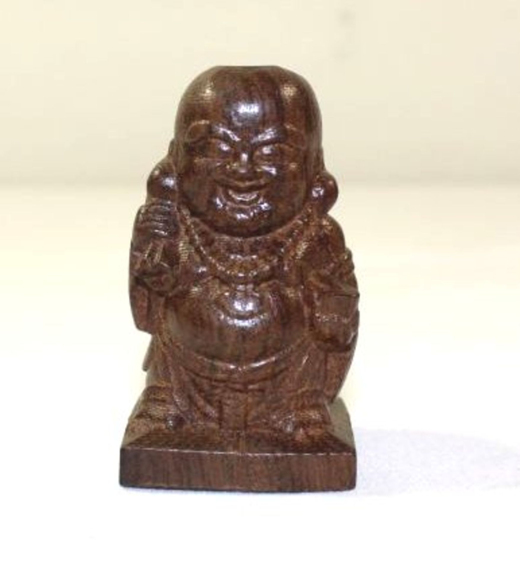 kl. Holz-Buddha, wohl China, H-6cm.