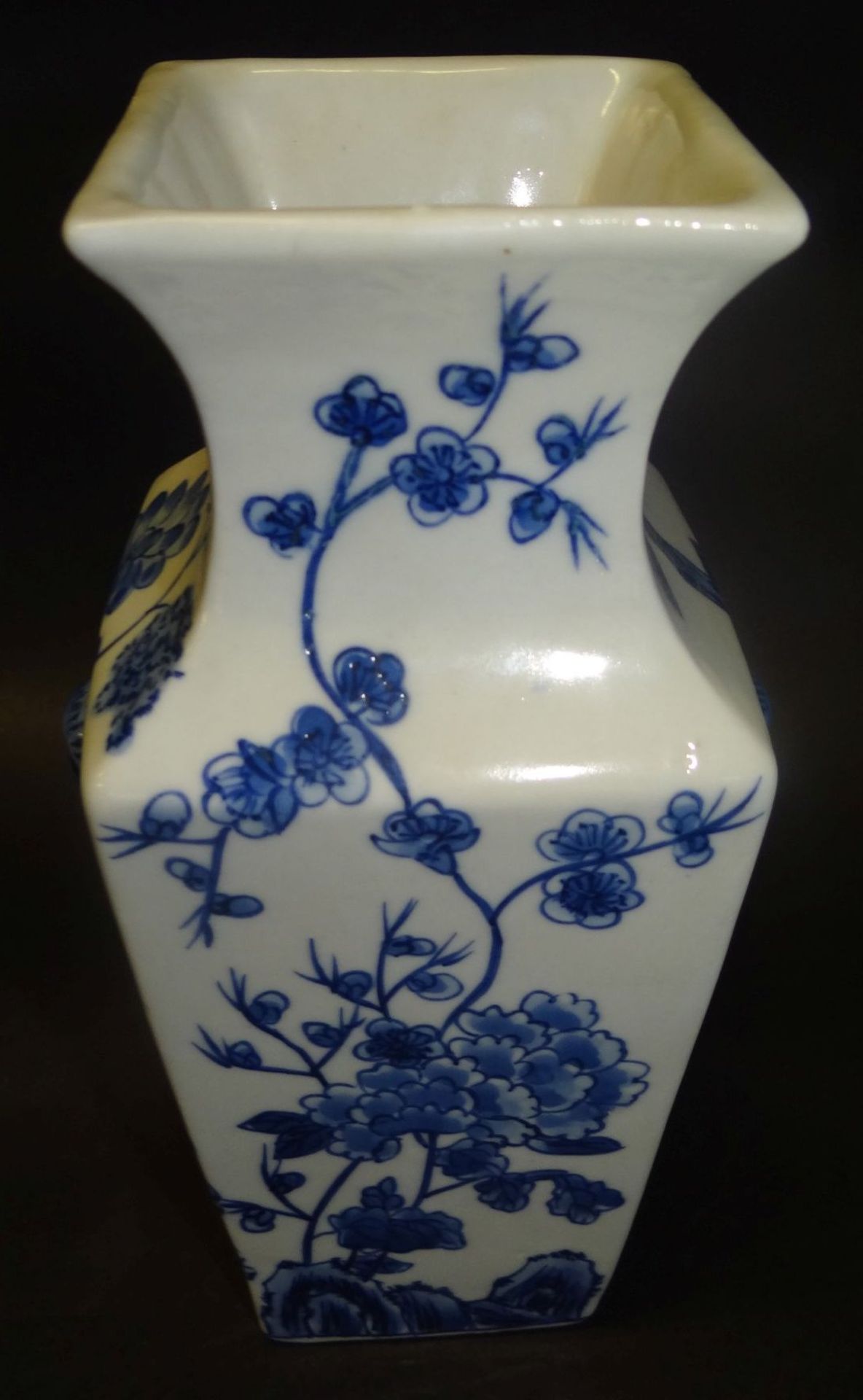 China-Vase mit Blaumalerei, in Boden gemarkt, H-22 cm - Bild 3 aus 7