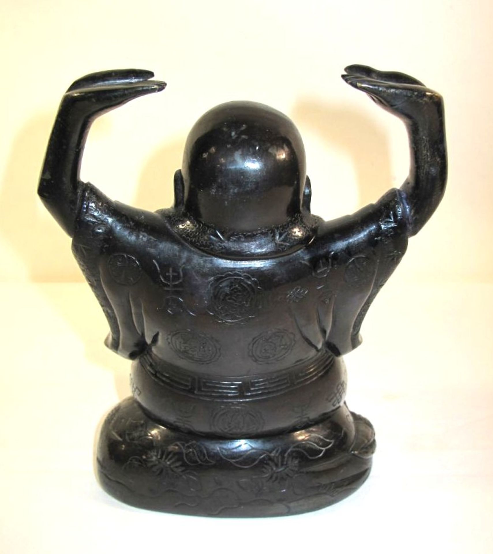 gr. Buddha, Japan, Darstellung eines lachenden Buddhas, Bronze geschwärzt , H-24cm. - Bild 3 aus 4