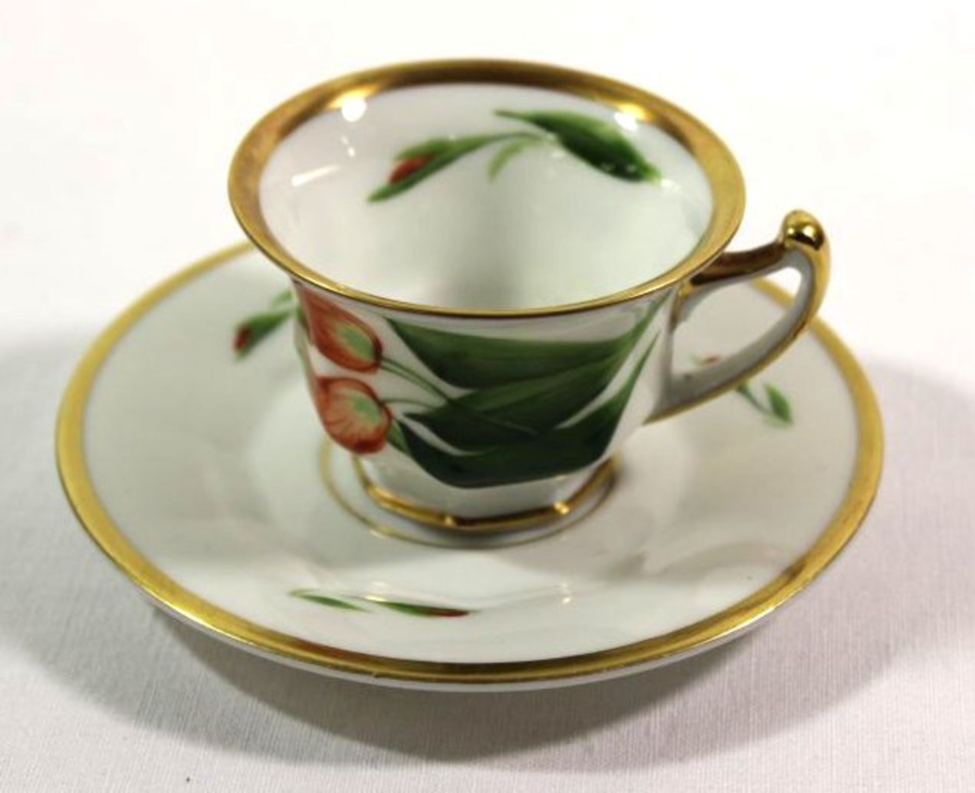 Mocca-Tasse mit U.T., Rosenthal, florale Bemalung, H-4,5cm.