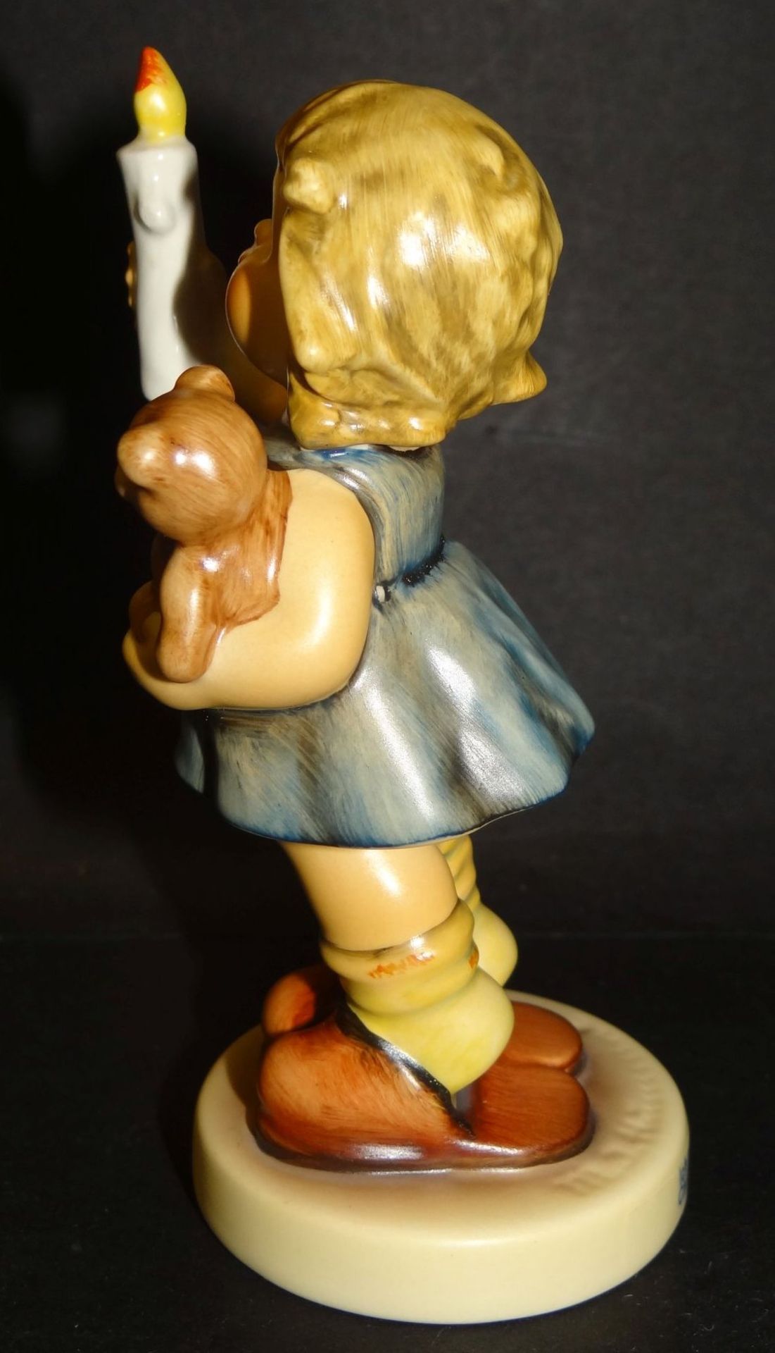 Hummel-Figur "Ich mach Licht" in orig. Karton, bemalt, H-11 cm, gut erhalten - Bild 3 aus 8