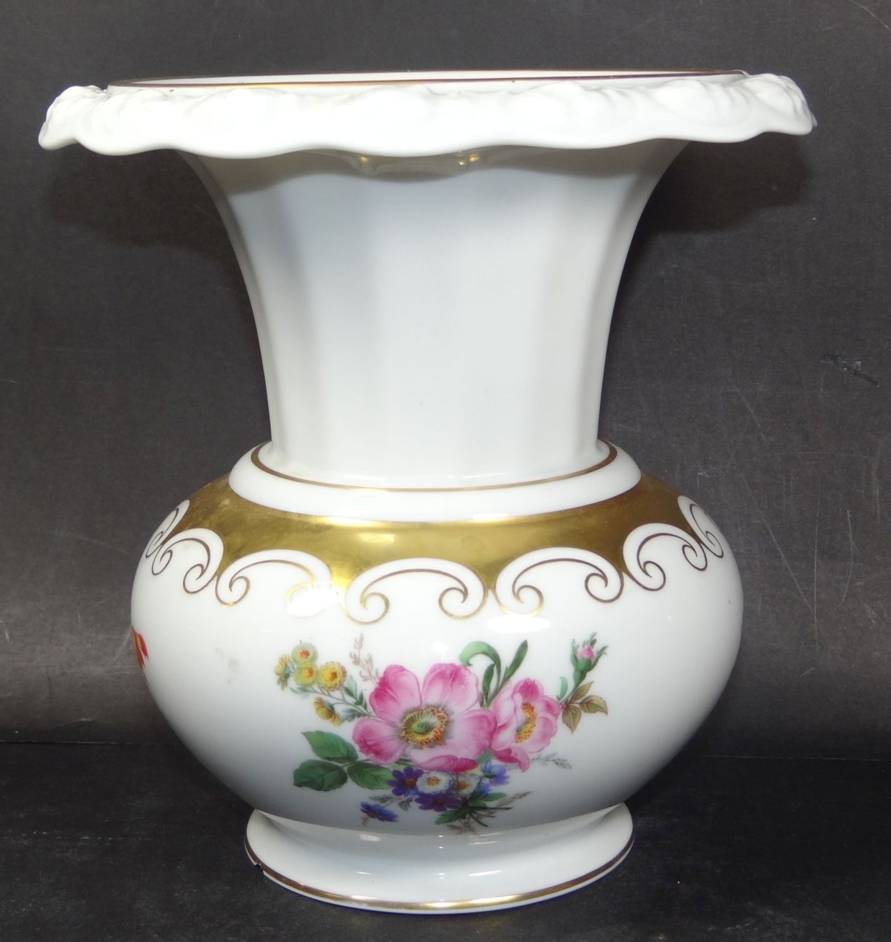 Vase "Rosenthal" Entw. Ph. Rosenthal,Form Maria, am Stand bestossen, H-19 cm, D-18 cm