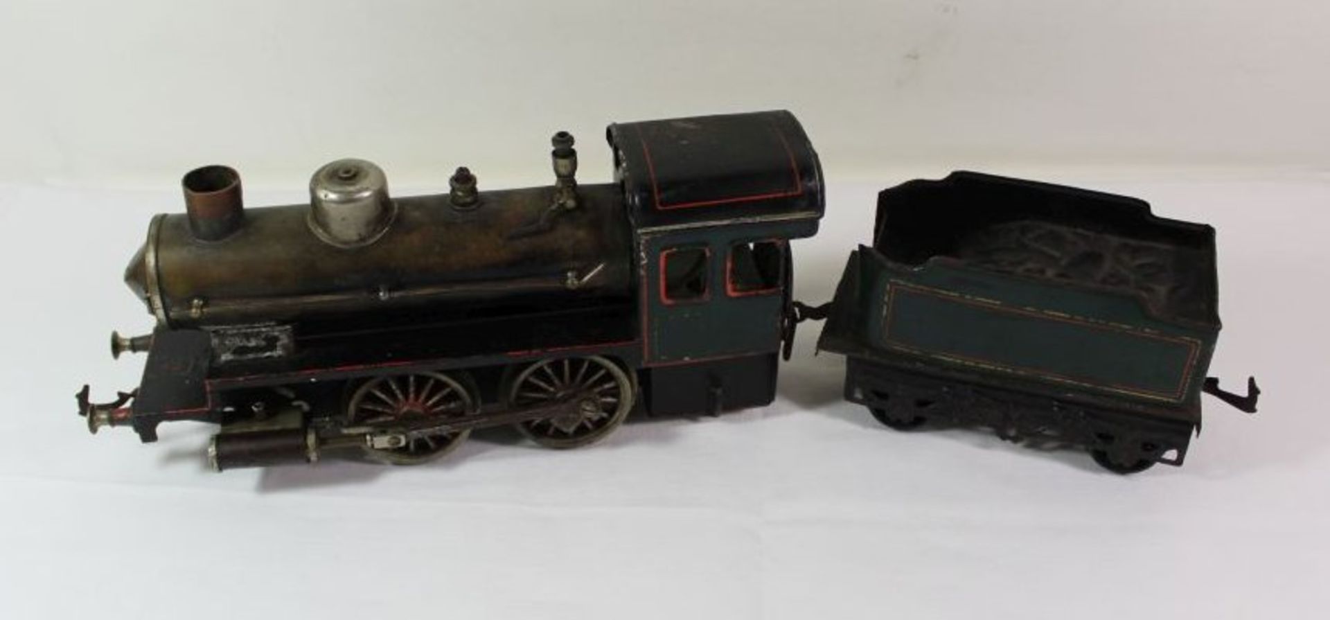 alte Lokomotive, wohl Bing, Spiritus-Dampfbetrieb, stark bespielte Erhaltung, für Bastler!, H-12cm - Bild 2 aus 7
