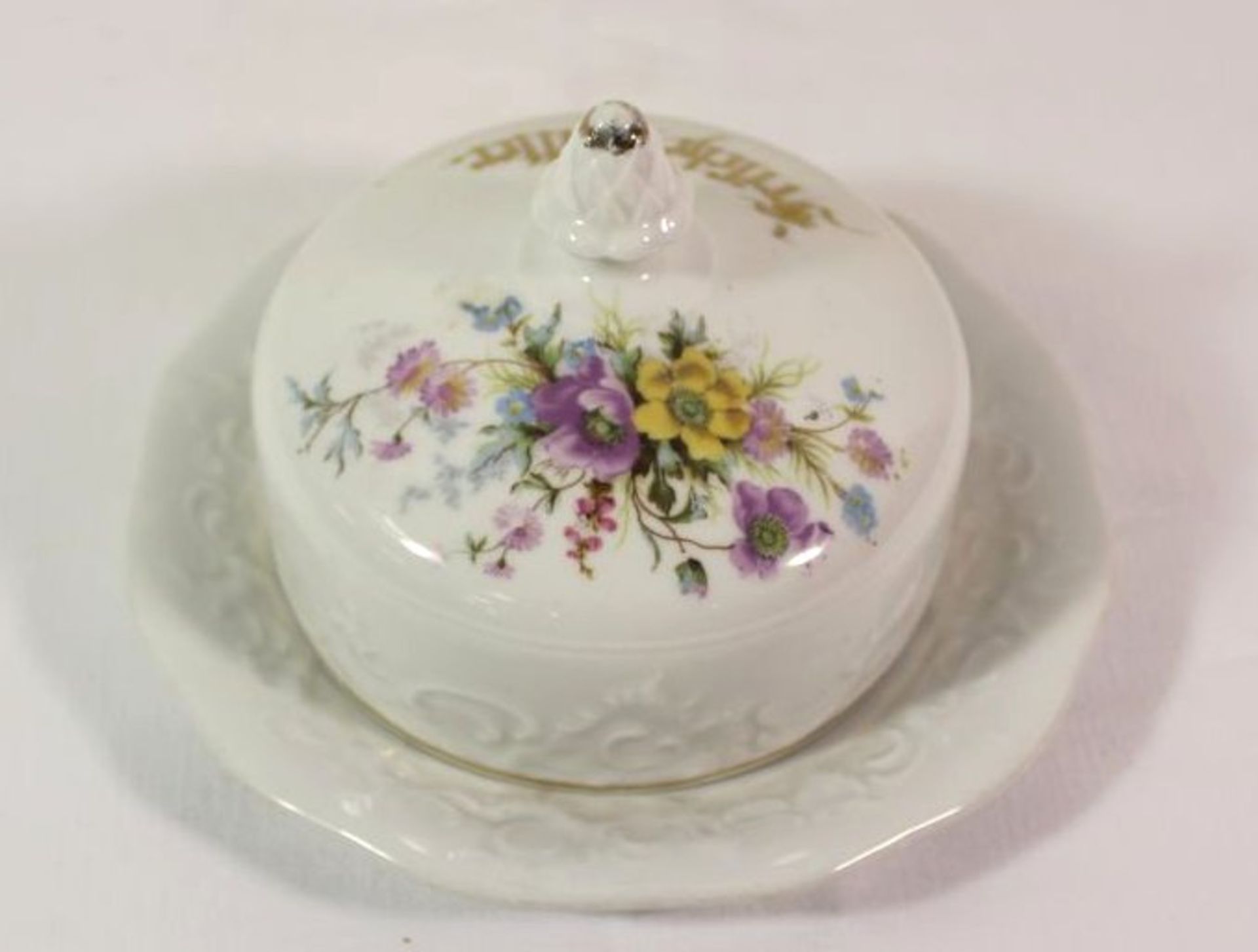 Butterdose um 1900, florales Dekor und beschriftet "Frische Butter", H-10cm ca. D-15cm.