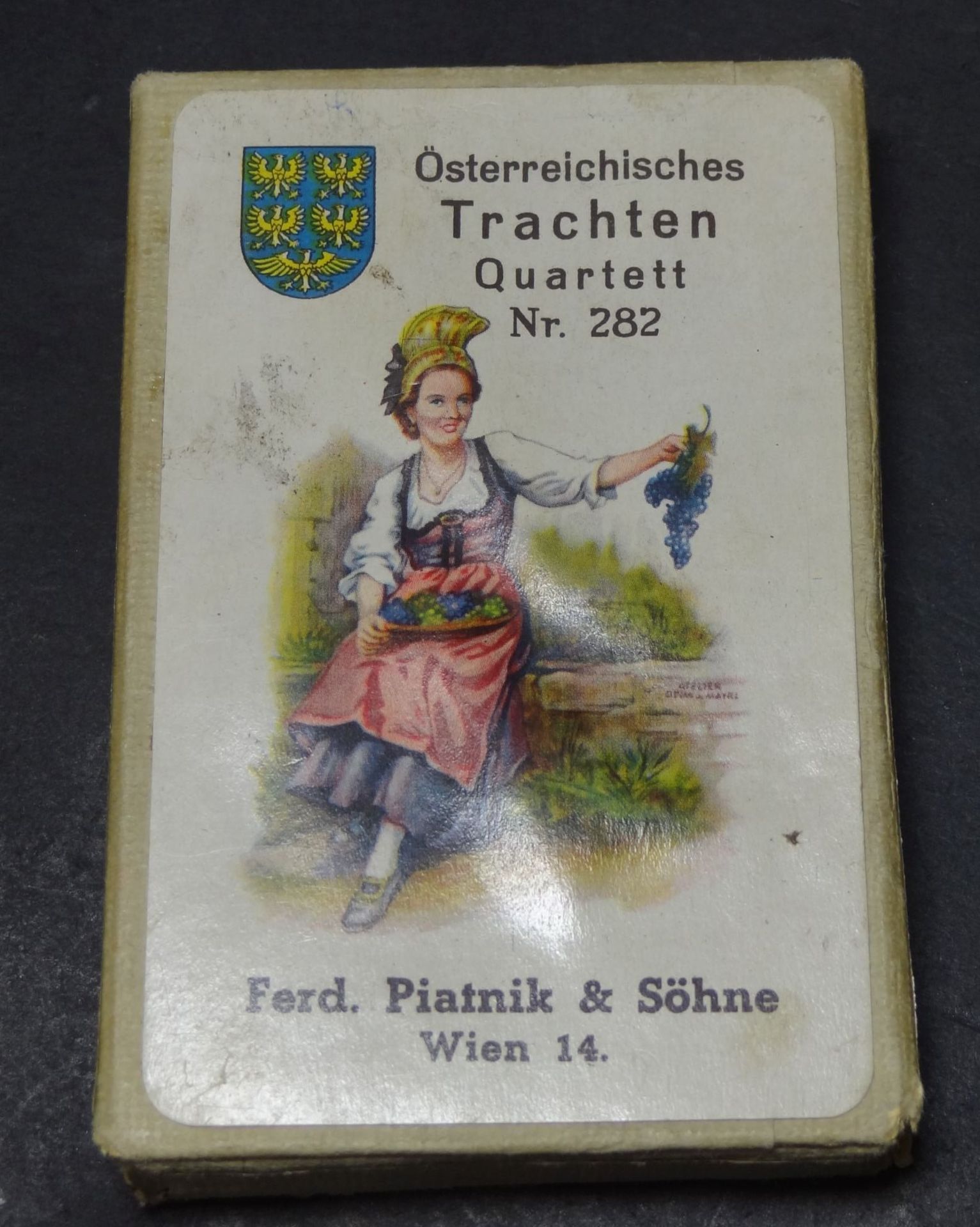 altes Quartettspiel "Österreichische Trachten", orig. Karton, Vollständigkeit nicht überpr