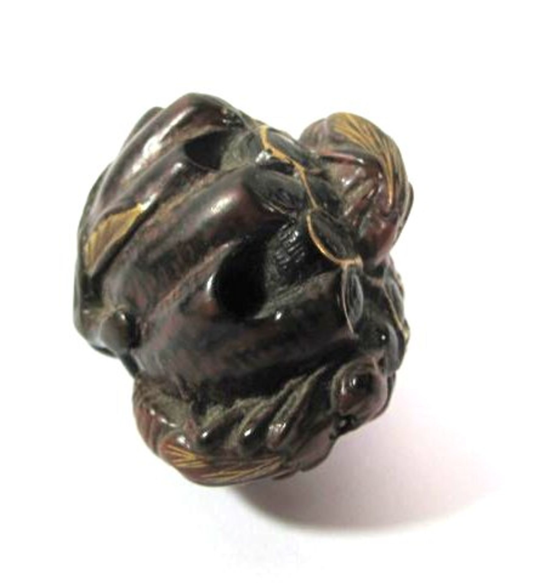 Netsuke, Japan, 19. Jhd., Wespen auf Waben, signiert, teilw. Goldzier, H-4cm. - Bild 2 aus 5