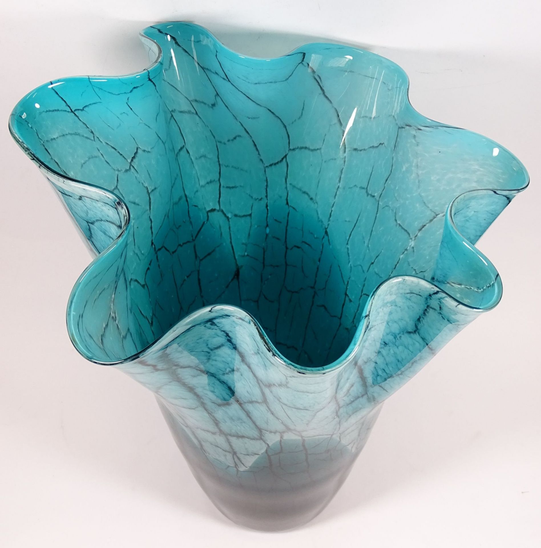hohe, schwere Kunstglas-Vase, H-32 cm, D-27 cm - Bild 2 aus 4