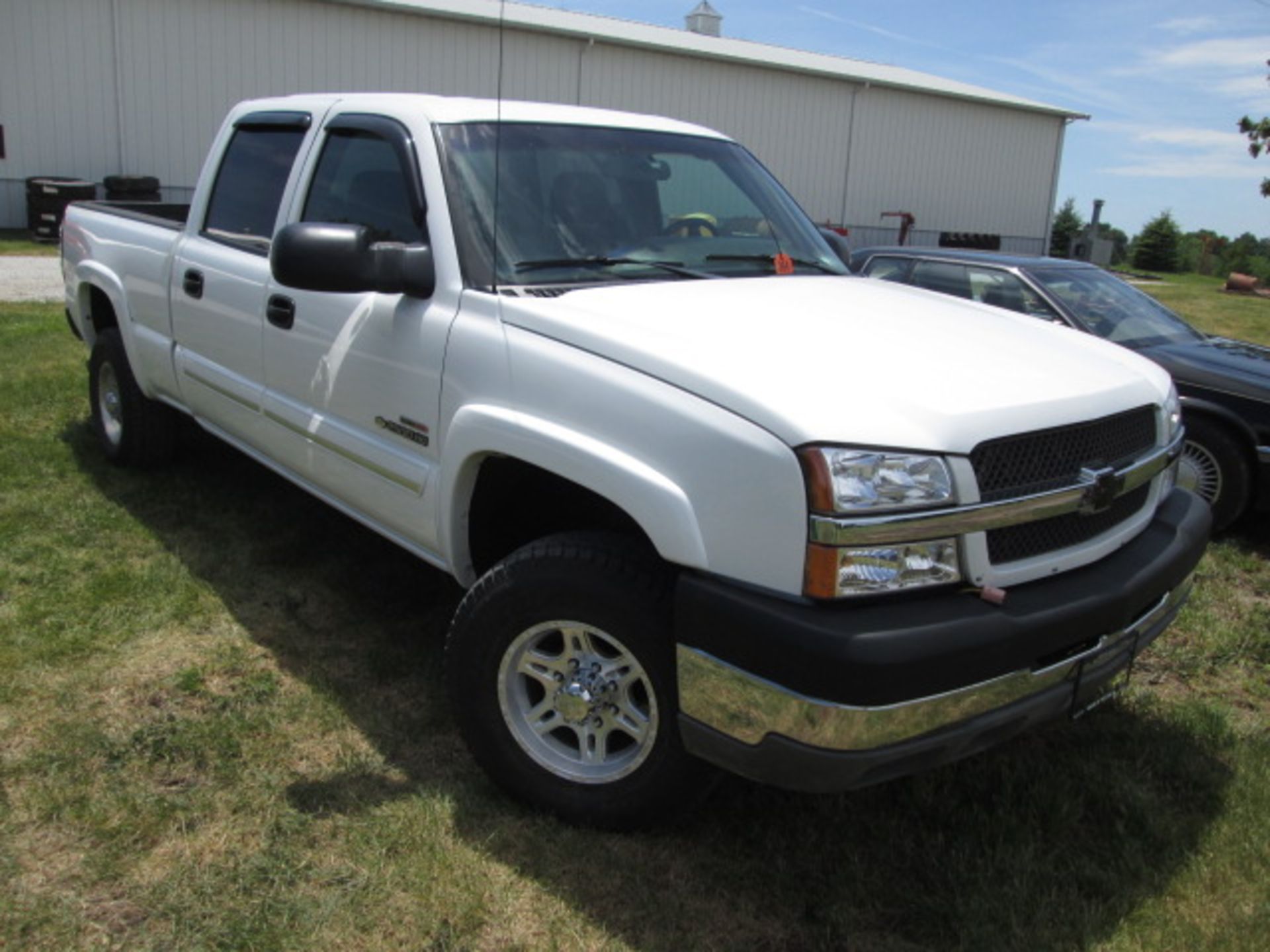 2003 Chevrolet 2500 HD Diesel - Image 2 of 10