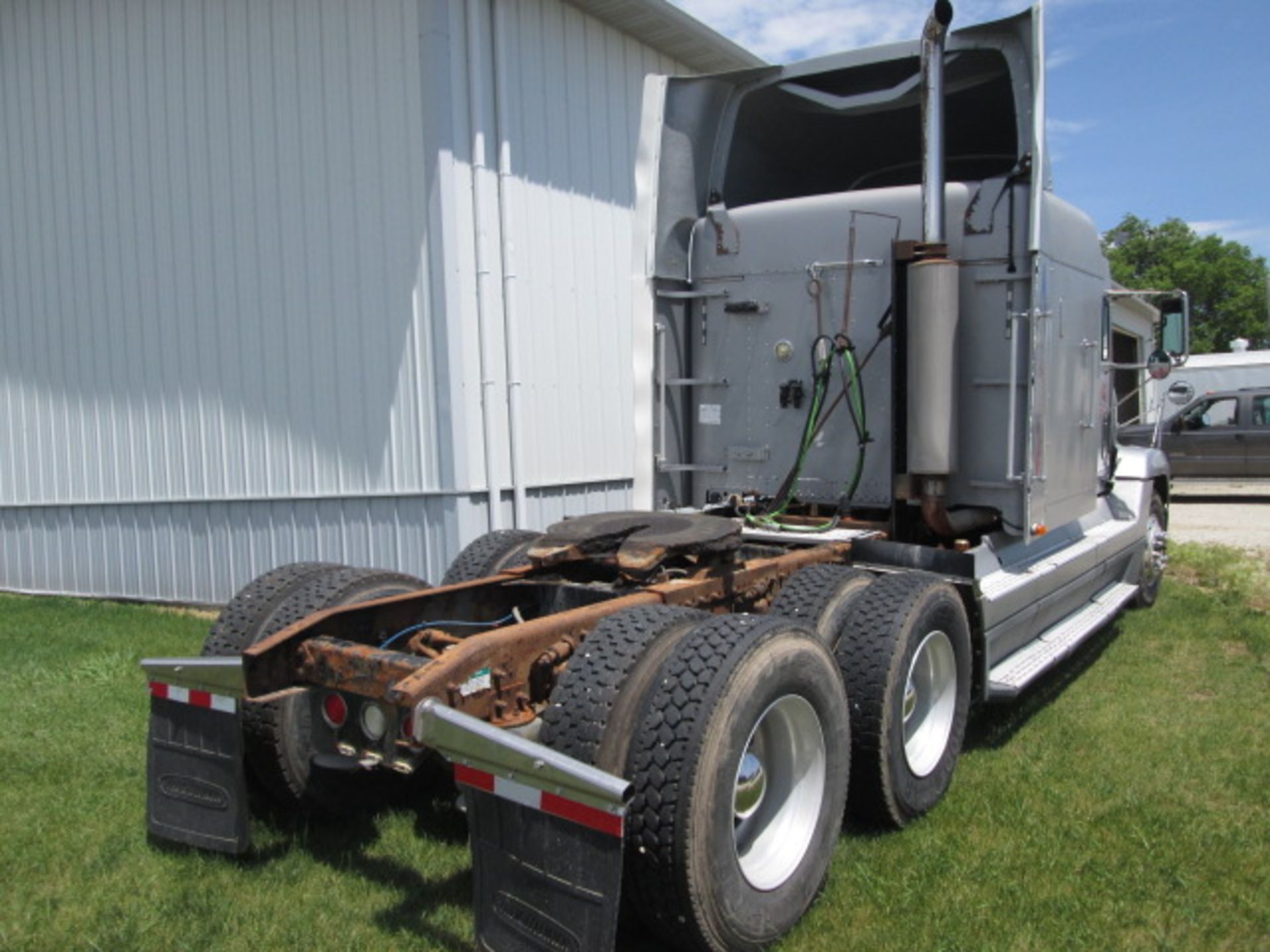 1999 Freightliner FLD 120 - Image 3 of 13