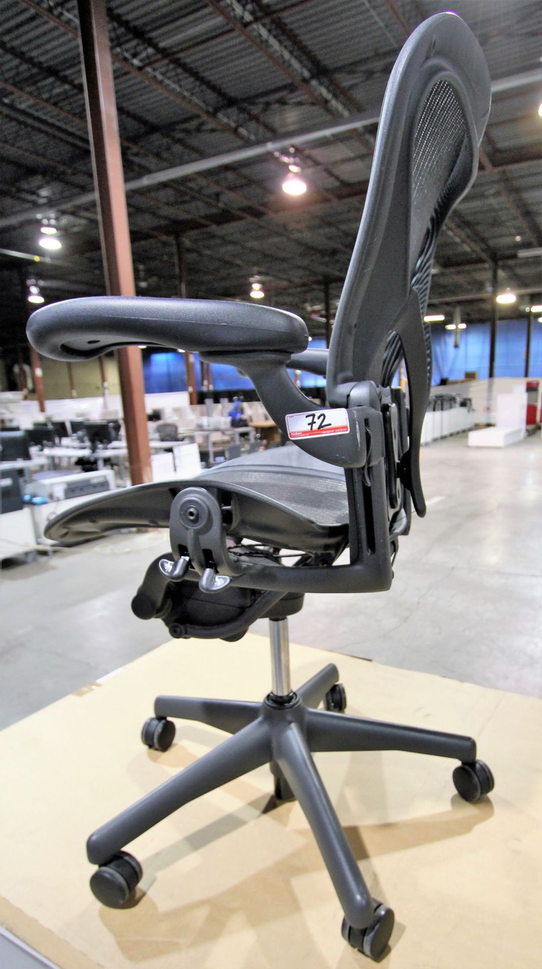 HERMAN MILLER AERON EXECUTIVE ARM CHAIR ON CASTORS - Bild 2 aus 5