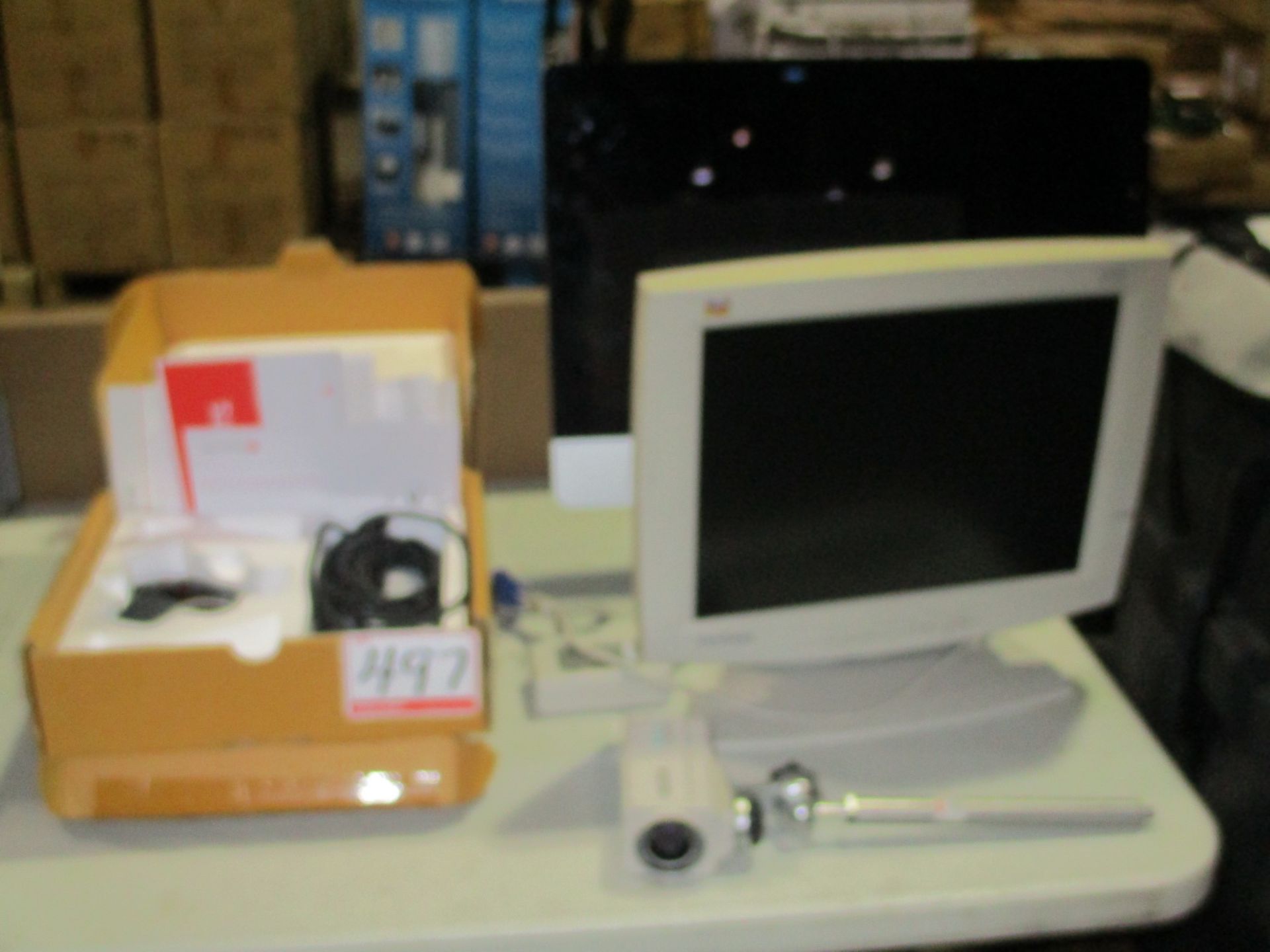 LOT - POLYCOM 2201SONY AF22X DIGITAL COLOUR CAMERA, APPLE MONITOR (LINE ON SCREEN + NO SOUND - AS