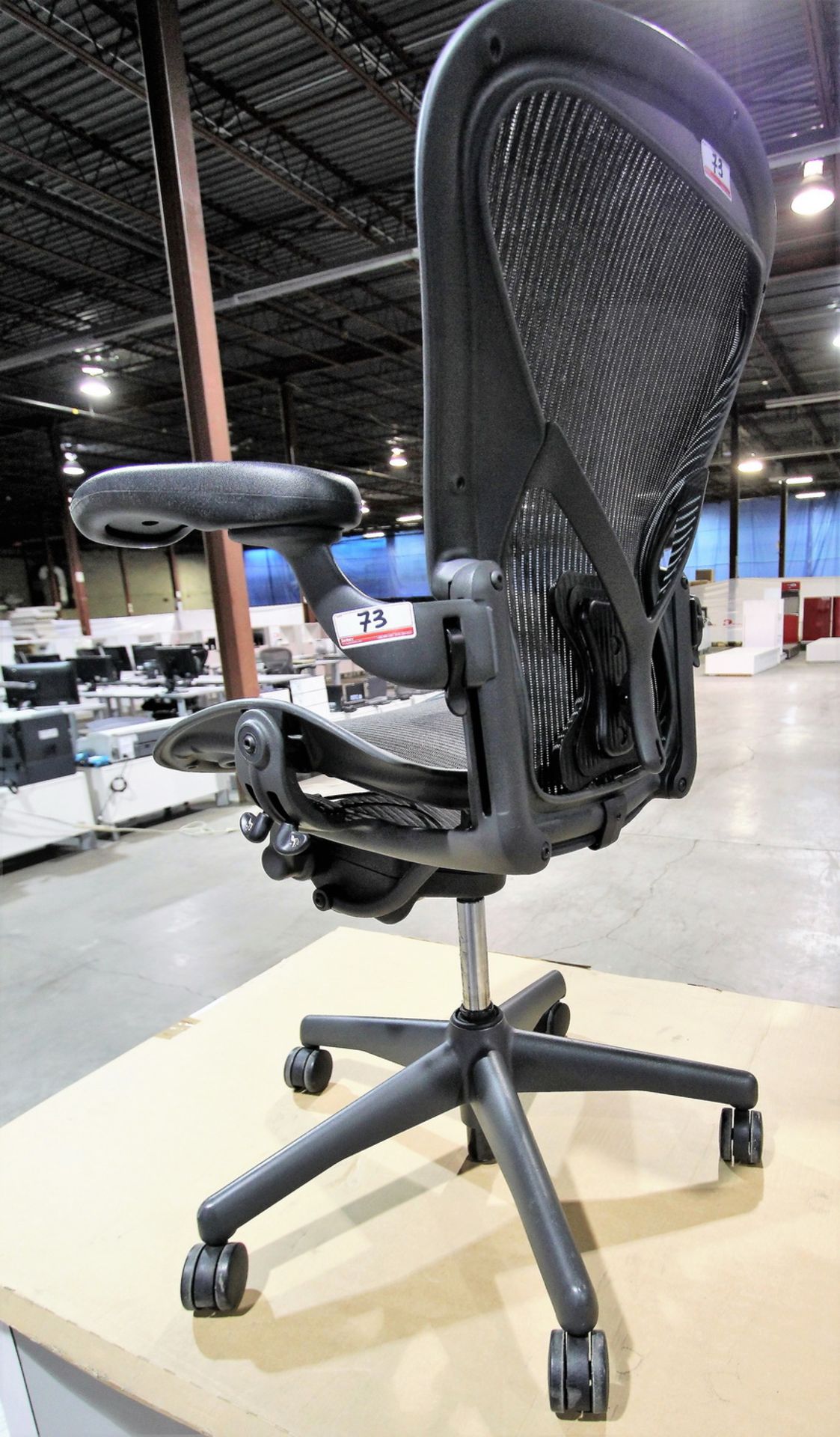 HERMAN MILLER AERON EXECUTIVE ARM CHAIR ON CASTORS - Bild 2 aus 5