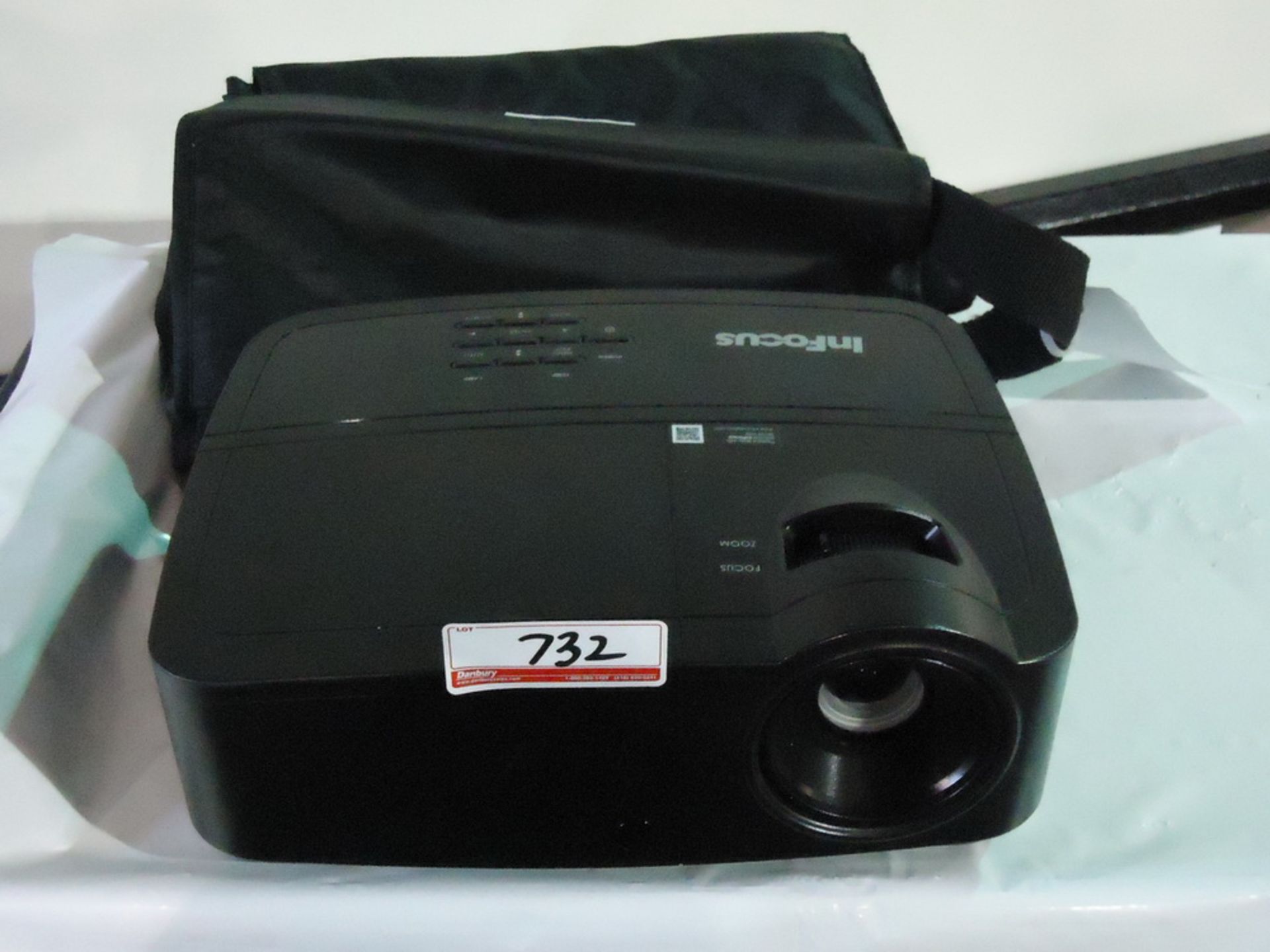 INFOCUS IN2124A ULTRA-BRIGHT DLP PROJECTOR W/BAG