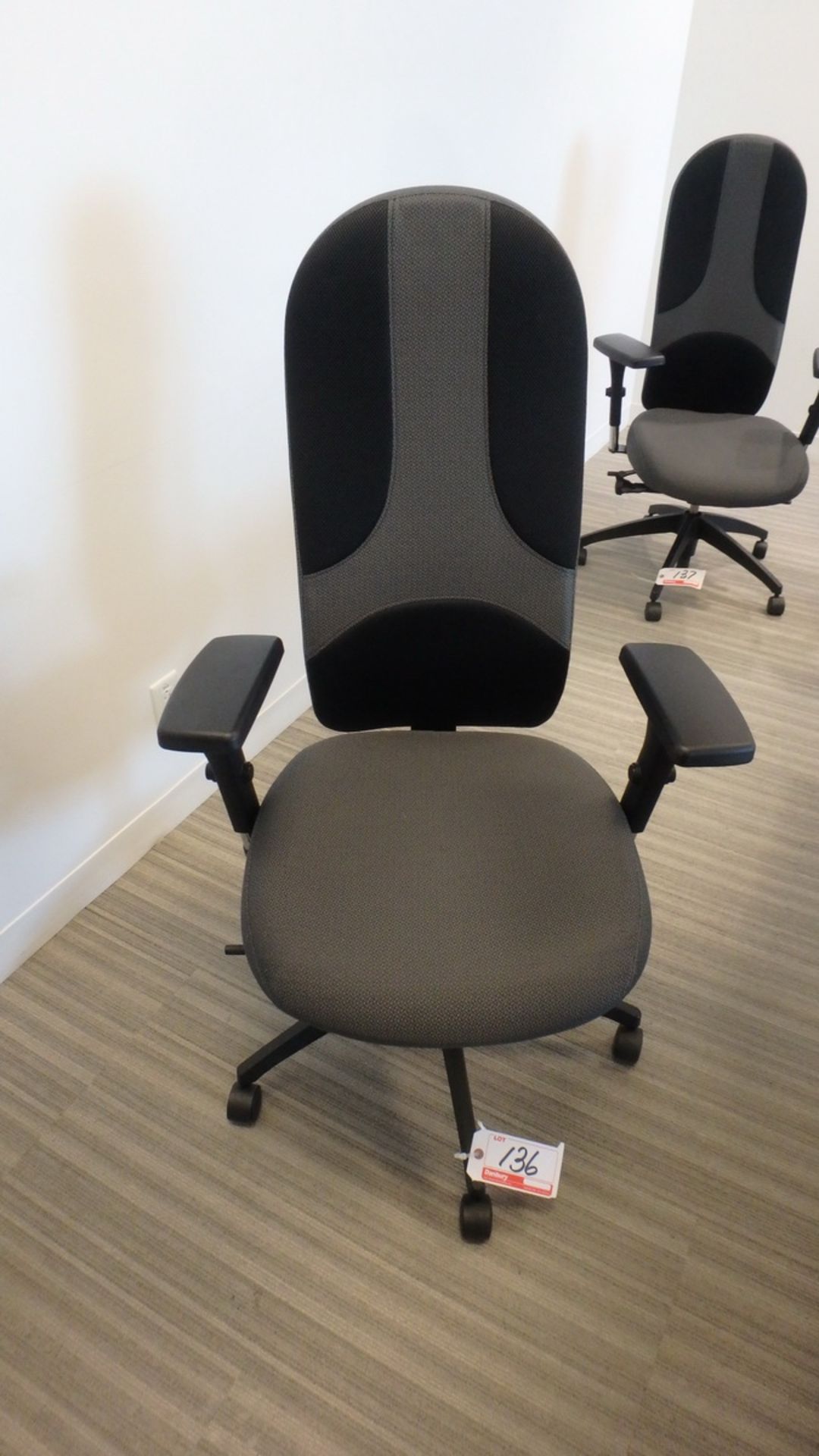 GLOBAL OBUS-ULTRA-FORME 2-TONE BLACK/GREY HIGH-BACK MULTI-TILT CHAIR