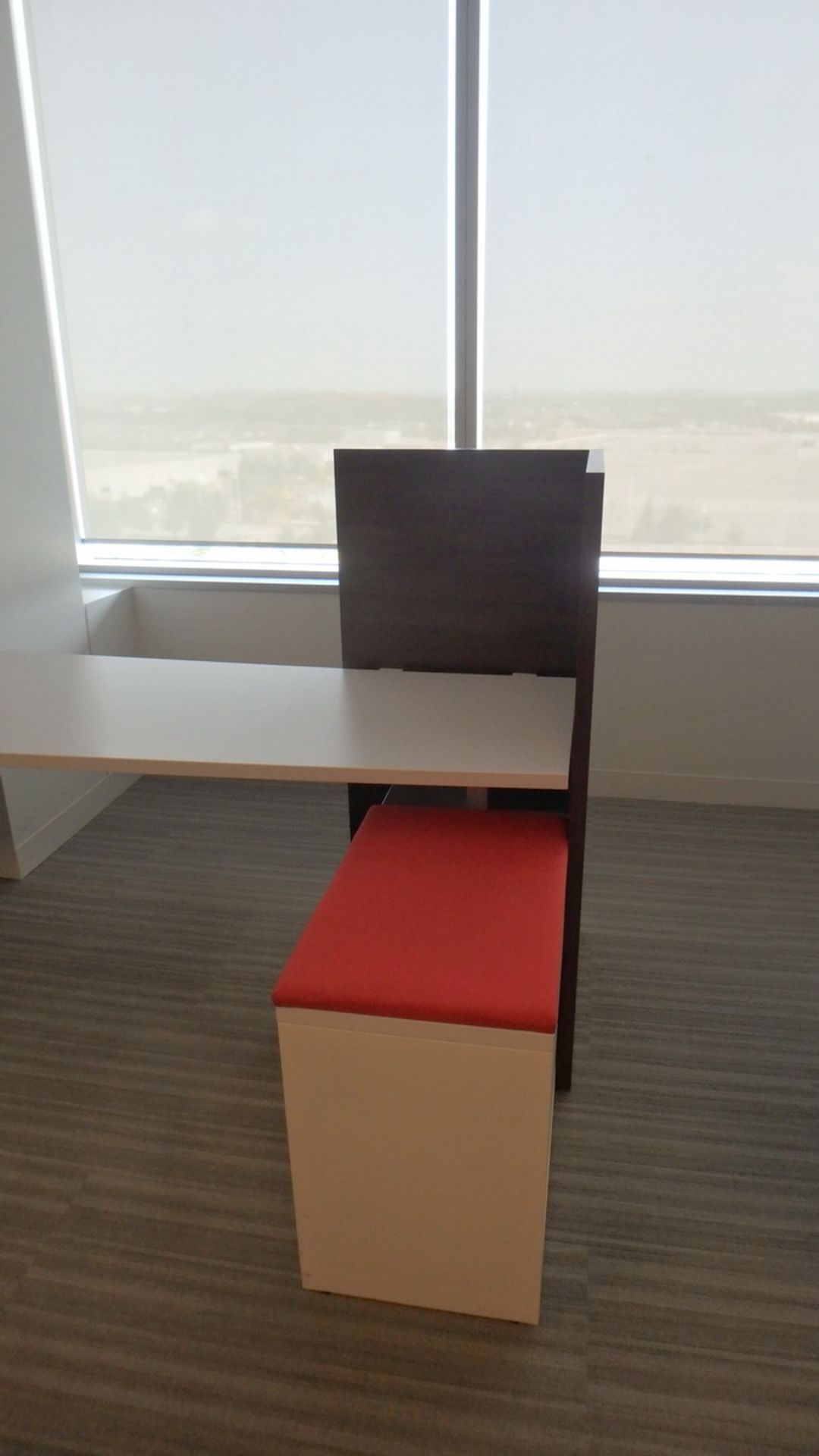 KNOLL STORAGE BASED U-SHAPED 4-STATION WORKSTATION SYSTEM FURNITURE W/ ESPRESSO FINISH C/W CORNER - Image 4 of 4