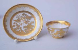 Königl. Meissen (Unterglasurblaue Marke um 1730): Koppchen mit Untertasse, Chinoiserie-Dekor, 18.