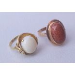 2 Ringe 585 Gold mit Opal und Achat Rotgold mit arabischen Beschauzeichen, 585 getestet, mit