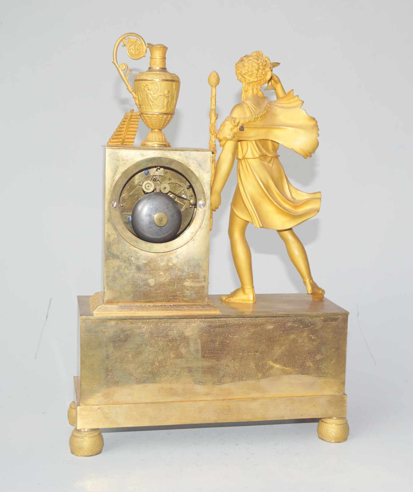 Pendule des Empire, "Huldigung des Bacchus", Frankreich 1810 Bronze feuervergoldet, Figuren- - Image 3 of 3