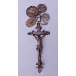 Silbernes Kruzifix mit Pilgermedaillen Vollplastischer Chorpus Christie - ungemarkt -- Silber