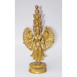 Grosse vergoldete Bronze des Avalokitesvara, Tibet 19. Jh. Darstellung des Ekadashamukha
