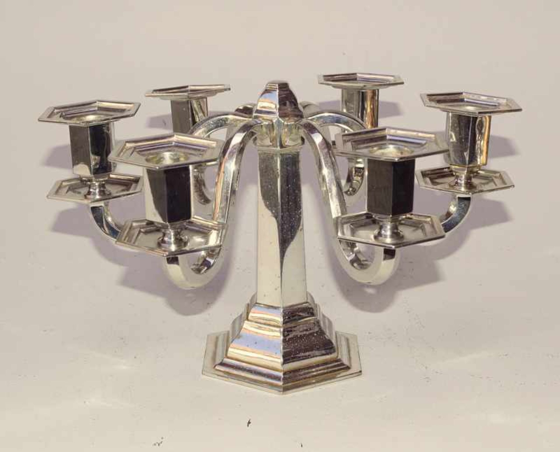 6-armiger Art Deco Kerzenhalter, deutsch ca. 1925 Mod. Nr. CA 32, deutsche Beschau, 835er,