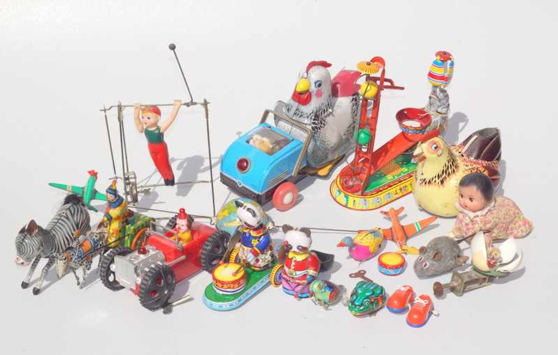 Konvolut Blechspielzeug, China unterschiedliche Modelle, Springfrosch, Vogel, Ente, Maus, Pandabär