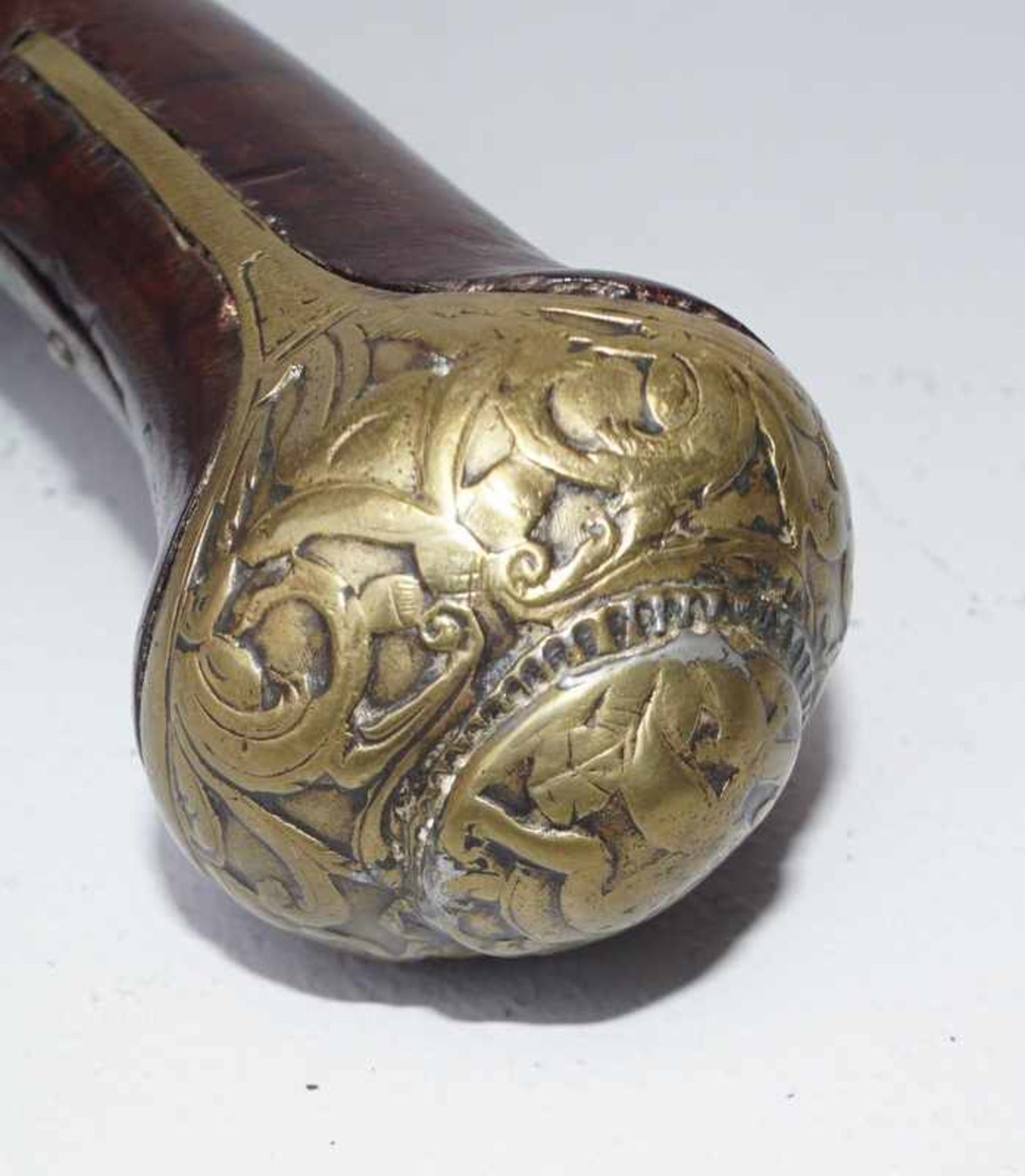 Antike Steinschloßpistole, Ende 18.Jhd. aufwändig verzierte Pistole, Schäftung massiv Nussbaum, - Bild 4 aus 4