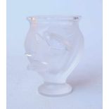 Rene Lalique, Wingen sur Moder: Vase "Rosine" farbloses Kristallglas partiell mattiert, unter dem