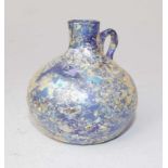 Antike Phiole, Grabungsfund, 500 Jahre alt - oder älter hell indigo-blaues Glas, Kugelform mit