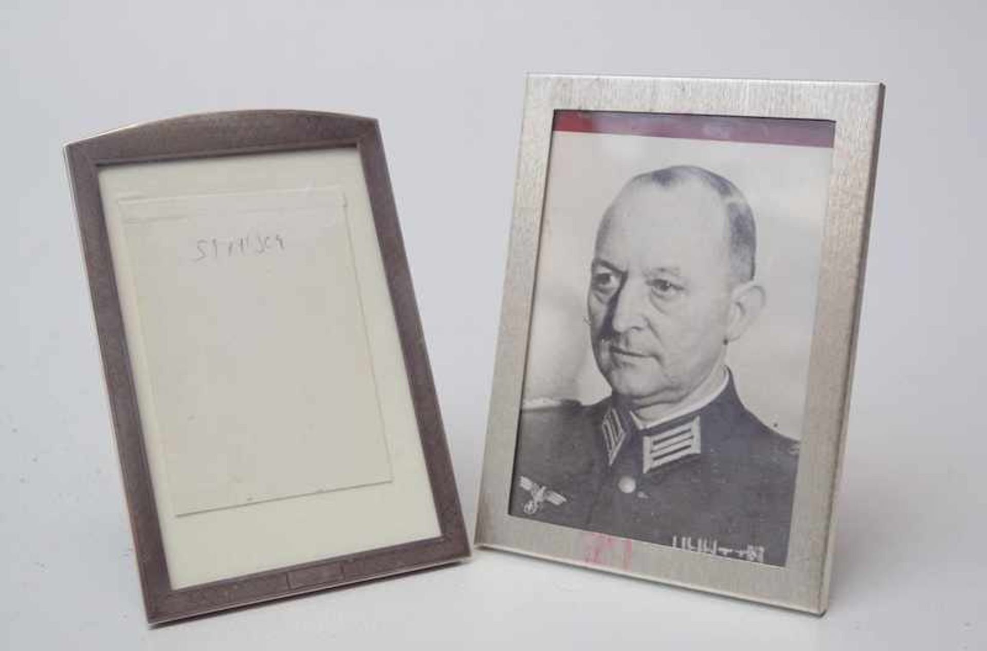 2 silberne Stellrahmen Birmingham um 1920 Sterling und Halbmond/ Krone, 835 Silber, 17x13 und