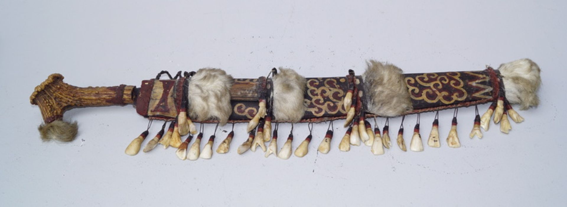 Kopfgeldjäger Säbel, Philippinen Geweihgriff, Hirschzähne als Dekoration, L. ca. 60cm