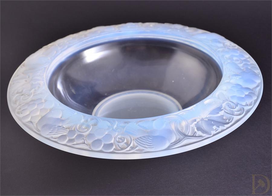 An Art Deco opalescent blue glass circular bowl, by Pierre d'Avesn, the rim decorated with birds - Image 2 of 6