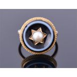 A Victorian yellow gold, banded agate, and pearl ring centred with a pearl in a star-cut mount,