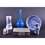 A collection of Chinese porcelain including a porcelain double-snuff bottle, 7 cm high; a blue and