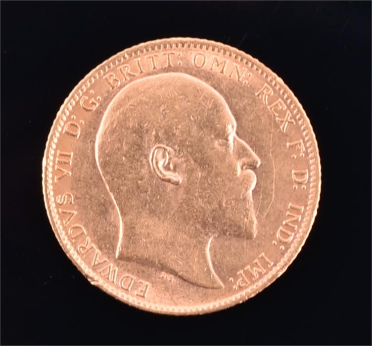 An Edwardian full sovereign 1903, 8 grams.