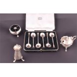 A cased set of six silver coffee spoons Sheffield 1937, CW Fletcher & Son Ltd, each handle with