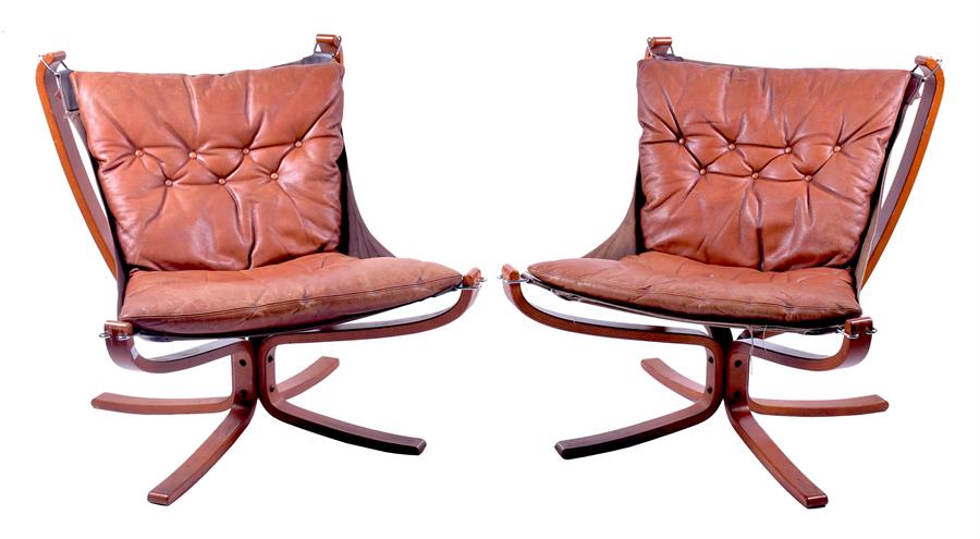 Sigurd Russel for Vante Møbler, a pair of 20th century 'Falcon' chairs on mid brown bentwood