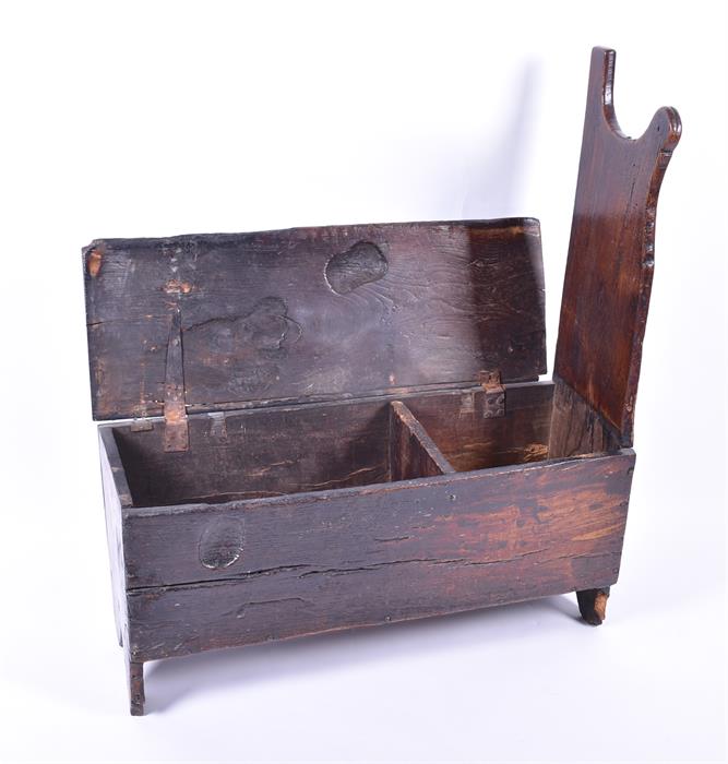 An 18th century oak and elm six-plank coffer the hinged lid opening to reveal double compartment - Image 3 of 12