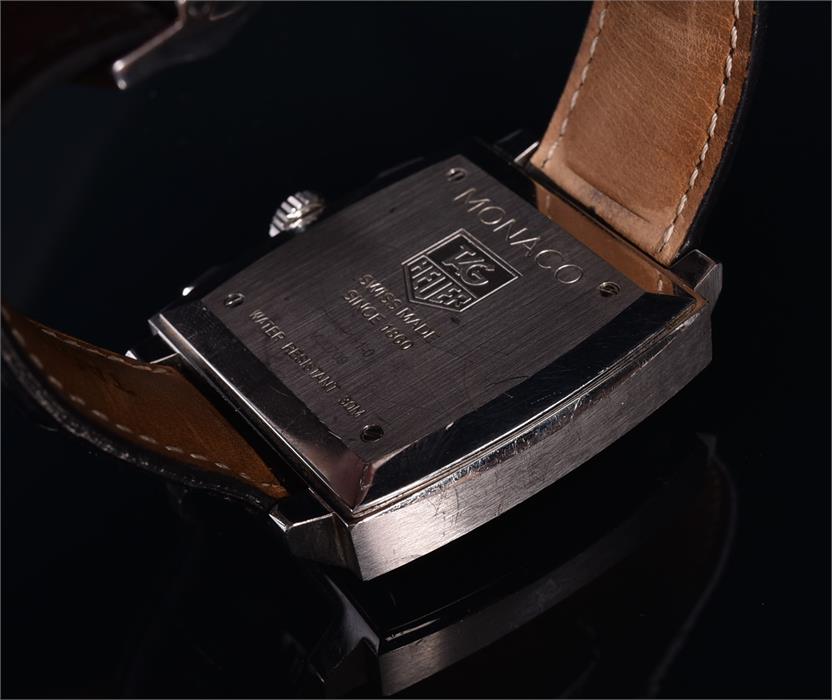 A gentleman's Tag Heuer watch the square black baton dial with three apertures, stainless steel - Image 5 of 6