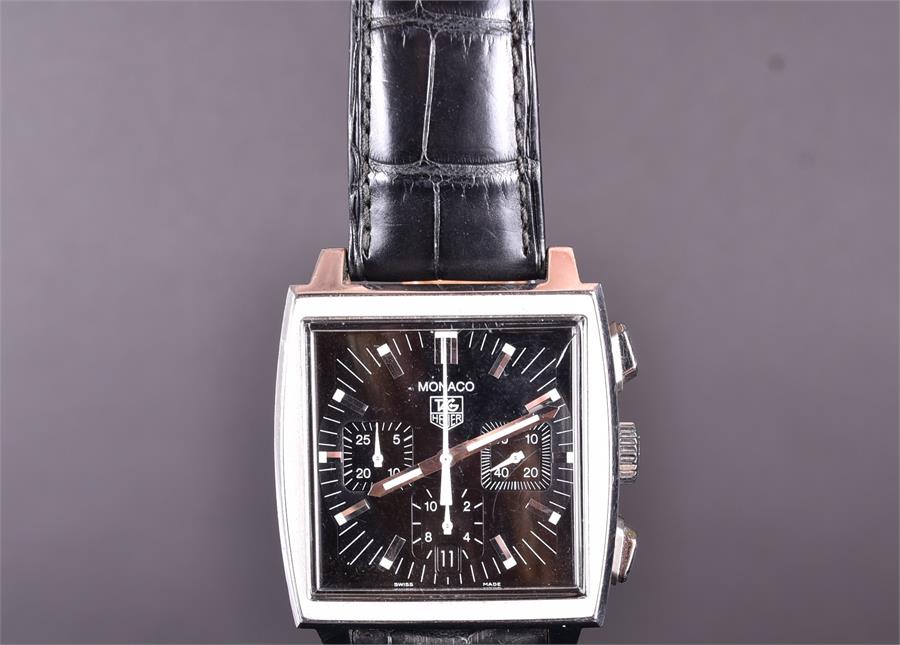 A gentleman's Tag Heuer watch the square black baton dial with three apertures, stainless steel - Image 3 of 6