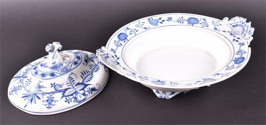 A Meissen blue and white onion pattern part dinner service comprising two lidded tureens, five - Image 6 of 15