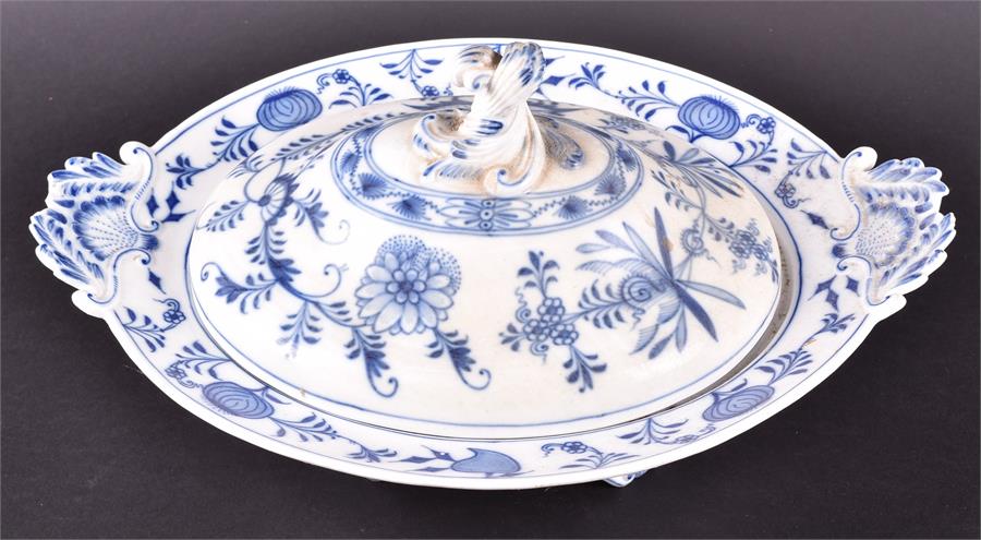 A Meissen blue and white onion pattern part dinner service comprising two lidded tureens, five - Image 9 of 15